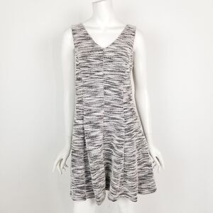 The Limited Womens Size Small Black & White V Neck Sleeveless Fit & Flare Dress